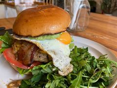 鸡蛋牛肉汉堡-Egg•Allday Brunch(襄阳北路店)