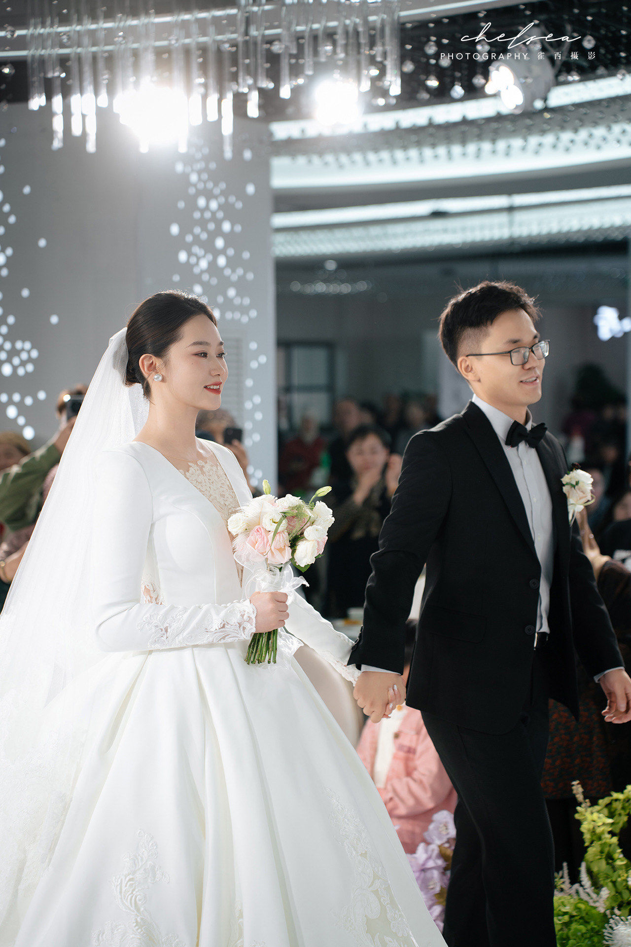 《流金岁月》大结局中
朱锁锁的绝美缎