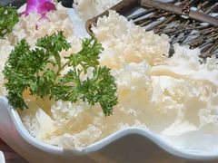 -老牌坊云南鱼豆花火锅(爱建店)