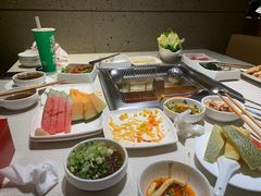 -海底捞火锅鲜切牛肉主题店(长寿路店)