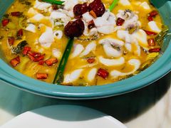 老坛酸菜鱼-周渝食惦·酸菜鱼精致川菜(横岗店)