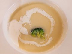 奶油西兰花土豆浓汤-缦云里花园餐厅