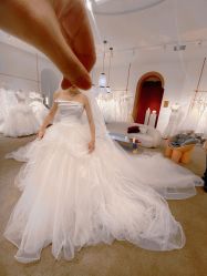 -派丽莫Pellimo原创设计婚纱品牌