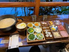 -银米·云南传统过桥米线(双廊黑金冠店)