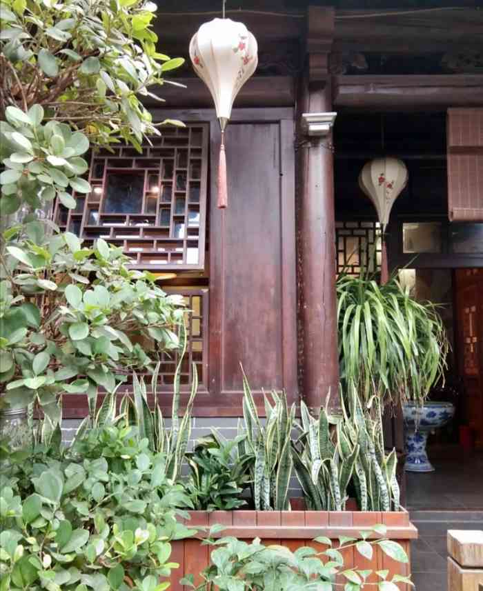 逅院.逅-"节假日果真是到哪里都是人满为患的,相对有.