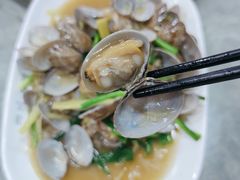 葱姜炒花甲-四川小胡子海鲜(丁村万人海鲜广场店)