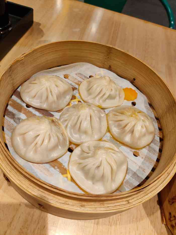 弄堂小笼包(和平大悦城店)-"想念小笼包,看着他家从一家两家变成到处
