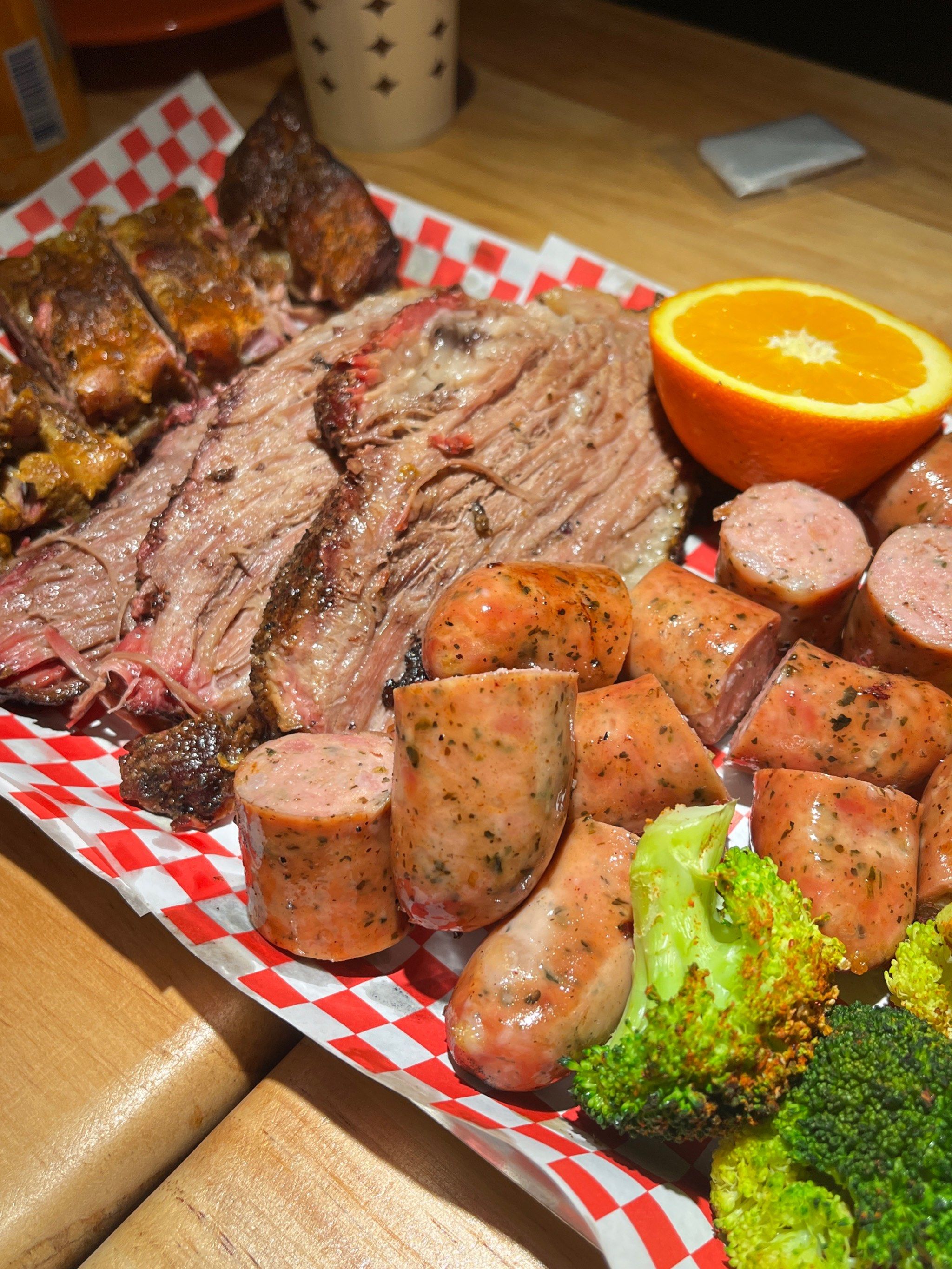 0元玩转这座城 
牛胸肉的汉堡太酷了,超级满足
美式bbq配置拉满