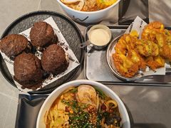 -W COLLECTIVE  DESSERT SHOP