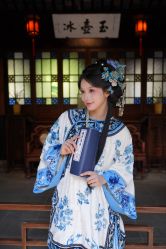 -一揽芳华汉服旗袍体验馆(拙政园店)