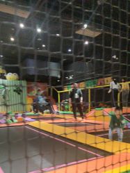 -蹦蹦跳跳(新奥购物中心店)