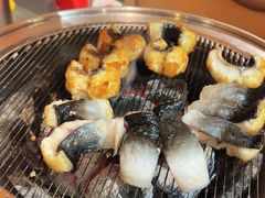 -围炉肉舍•炭烤活鳗•丹东海鲜烤肉(步行街店)