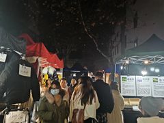 -吴山路夜市