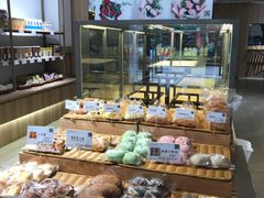 -顶东面包花园·生日蛋糕(世博店)
