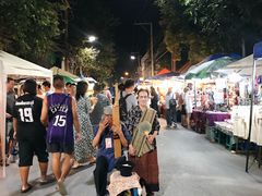 -周日夜市