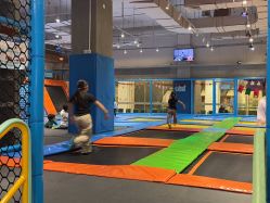 -探奇乐园蹦床公园(日月广场店)