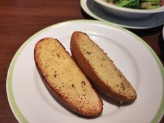 特制蒜香面包-萨莉亚意式餐厅(杭州西溪龙湖天街店)