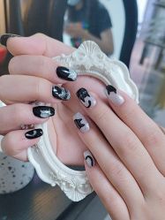-芊屿芊浔美甲