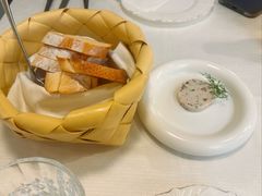餐前面包篮-LESCEDARS  Bistro香柏树(外滩店)