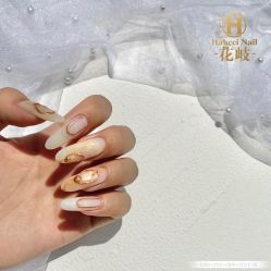 -花岐款式专研健康美甲沙龙