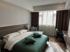 -艾豪森酒店(西安大雁塔大唐不夜城店)