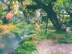 -Chom Cafe and Restaurant