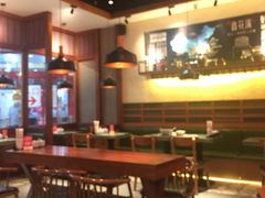 大堂-鑫花溪牛肉米粉(东环大润发店)