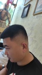 -东方先生国潮男士理发馆