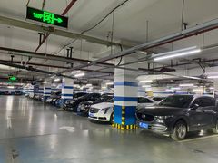 -百联中环购物广场-停车场