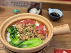 -煲仔皇腊味煲仔饭(经四万达店)