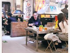 -马路牙子烧烤音乐酒馆(望京店)