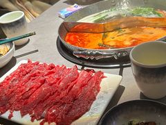 -伴山牛贵州黄牛肉火锅·苗疆非遗艺术餐厅(上海首店)
