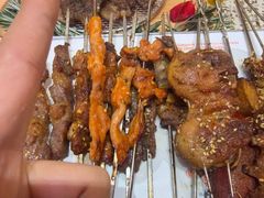 -小董哥烤串·爆汁大油边(故宫店)