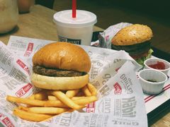 -The Habit Burger Grill 哈比特汉堡(爱琴海店)