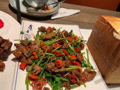 -童年小筑餐厅(申花路店)