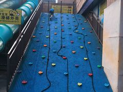 -迪卡侬(苗岭路店)