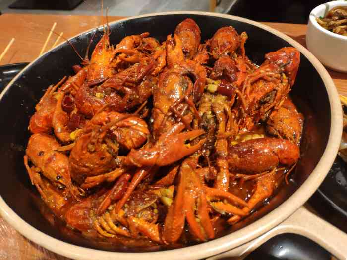 豪情夜宵城-"据说还不错是樟树比较牛的夜宵,今天过来看.