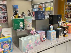 -泡泡玛特POPMART(蓝色港湾店)
