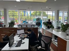 -上海宝信宝马4S店