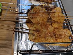 -烤满分·东北烧烤(首经贸店)