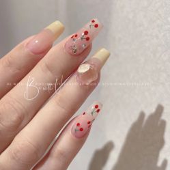 -悦指间美甲美睫