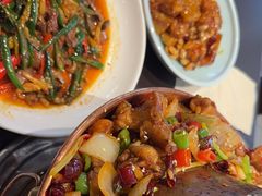 -川流不息·地道川菜·小龙虾(松东路店)