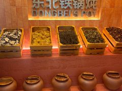 -锅飘飘·东北铁锅炖(雨花客厅店)