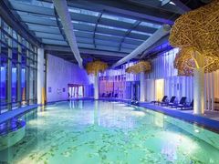 -上海滴水湖皇冠假日酒店