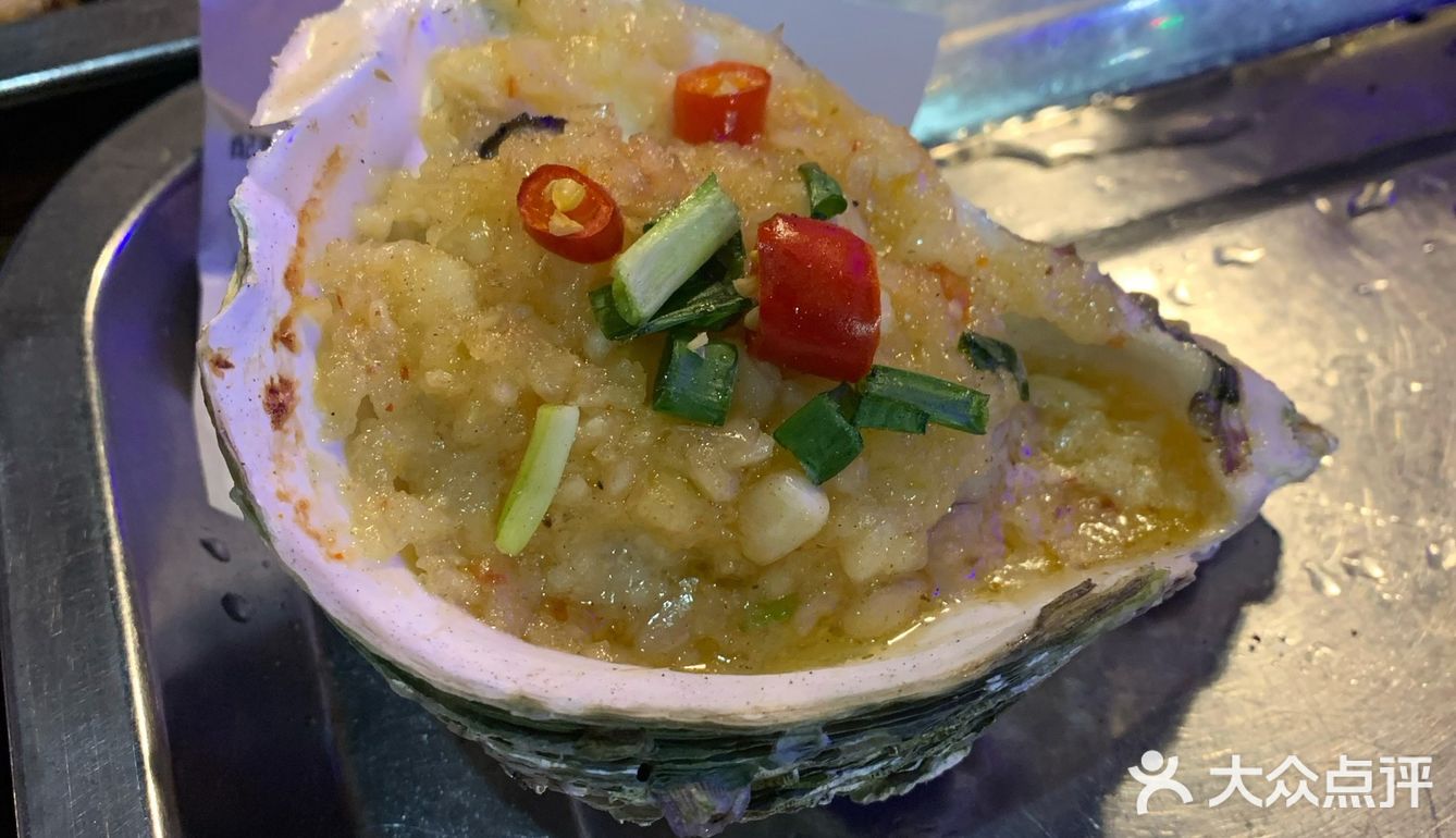 家旁边的烧烤店好多 但是冬天的烧烤店好像没有夏天那么