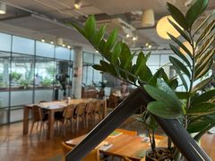 -ROAST coffee & eatery