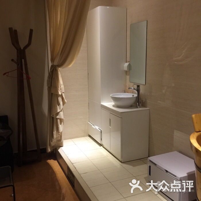百姿专业祛斑祛扁平疣红血丝美甲连锁机构(西单大悦城店)图片 - 第3张