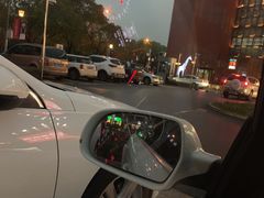 -家乐福南翔店停车场