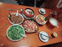 -老滇山寨•云南特色菜•地方菜•民族风情歌舞表演(金碧店)