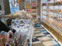-85度C(生甜甜圈研究工坊·上海平凉店)